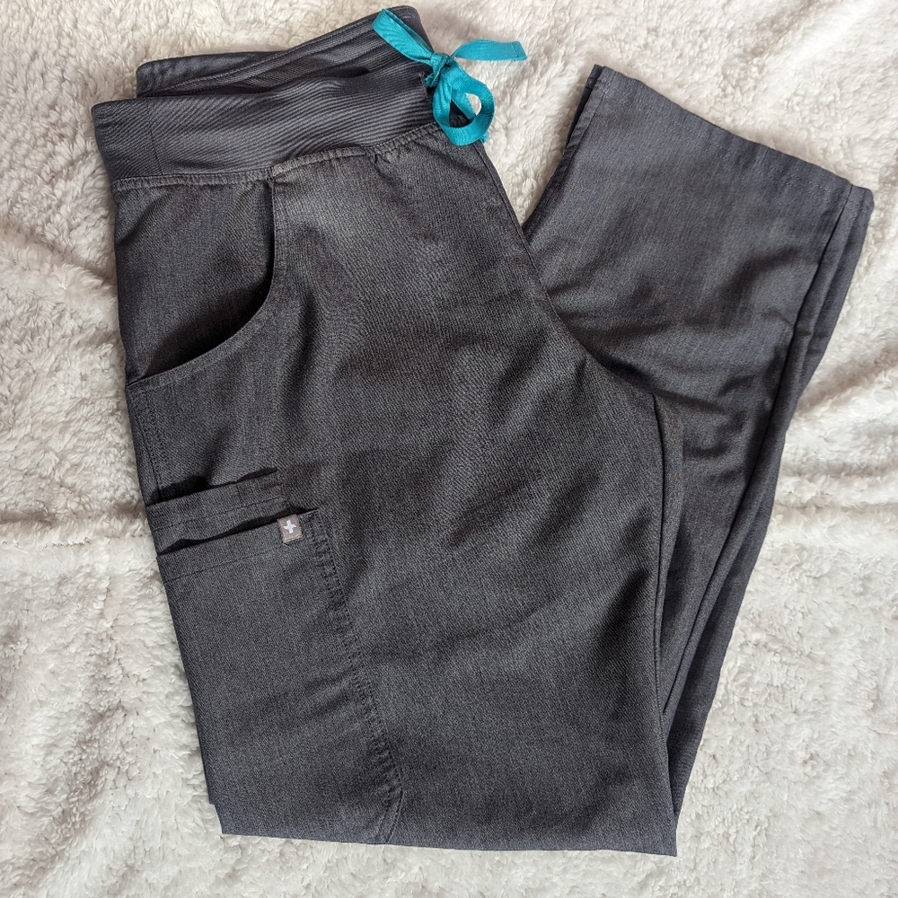 Figs Large Graphite Kade Cargo Scrub Pants